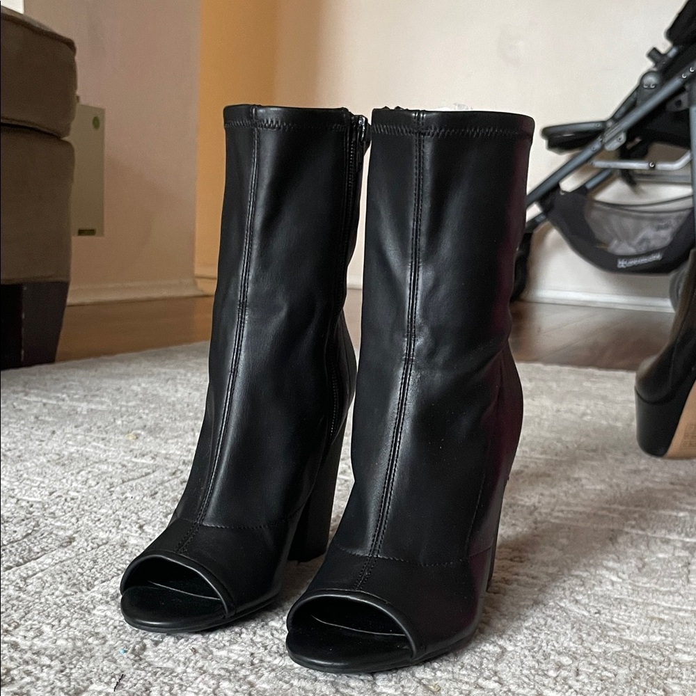 Guess Black Heeled Peep-Toe Boots